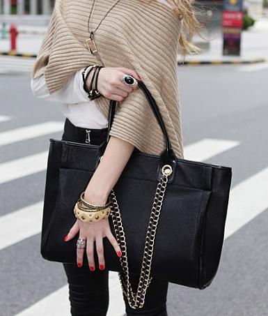 หมดค่ะ กระเป๋าสะพายAxixi แบรนด์ดัง รุ่น10095 รุ่นนี้เก๋และเนี๊ยบค่ะ นำเข้าจากเจ้าของแบรนด์แท้ค่ะ